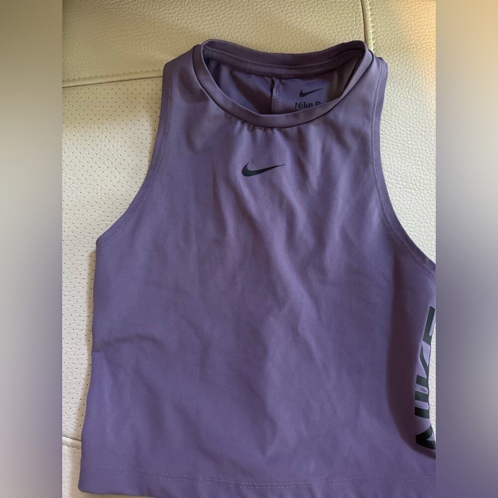 Like New- Women’s Nike Tank Top